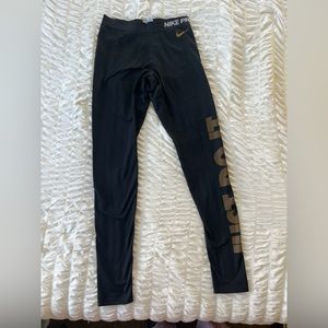 Black Nike pros “just do it” work out leggings